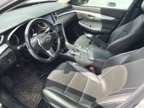 Used 2019 INFINITI QX50 Essential w/ Proassist Package FWD image 4