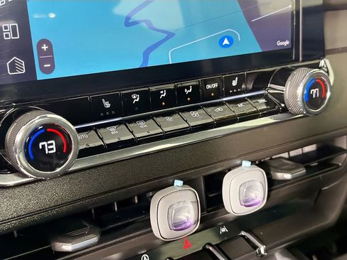 Used 2025 Chevrolet Colorado Trail Boss AWD/4WD image 16