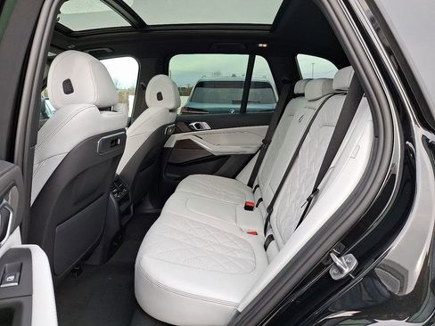 New 2026 BMW X5 xDrive50e w/ Premium Package AWD/4WD image 8