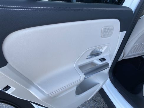 New 2025 Mercedes-Benz GLA 250 image 11