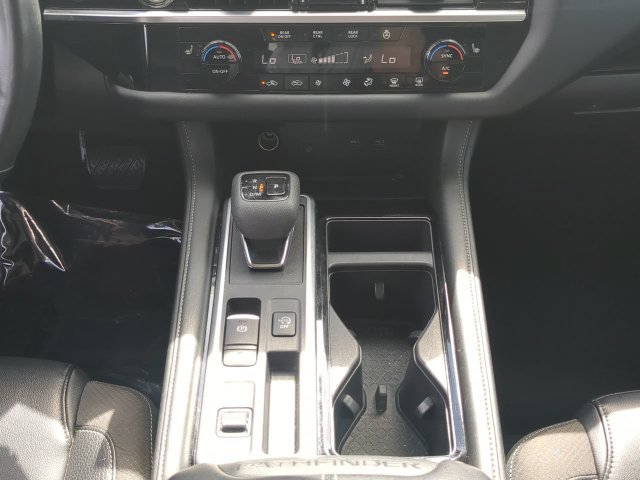Used 2024 Nissan Pathfinder SL w/ SL Premium Package FWD image 21