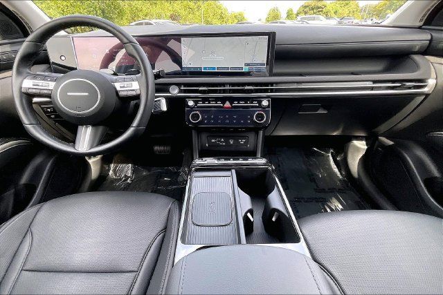 Certified 2025 Hyundai Tucson Limited AWD/4WD image 17
