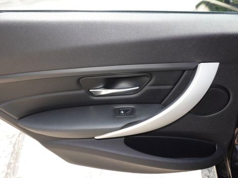 Used 2013 BMW 320i Sedan RWD image 19