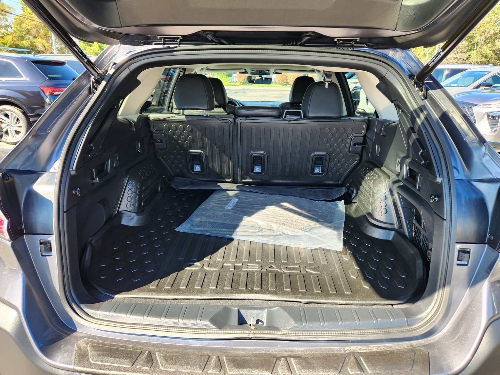 Used 2025 Subaru Outback Onyx Edition XT AWD/4WD image 8