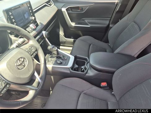 Used 2021 Toyota RAV4 SE w/ Weather & Moonroof Package AWD/4WD image 11