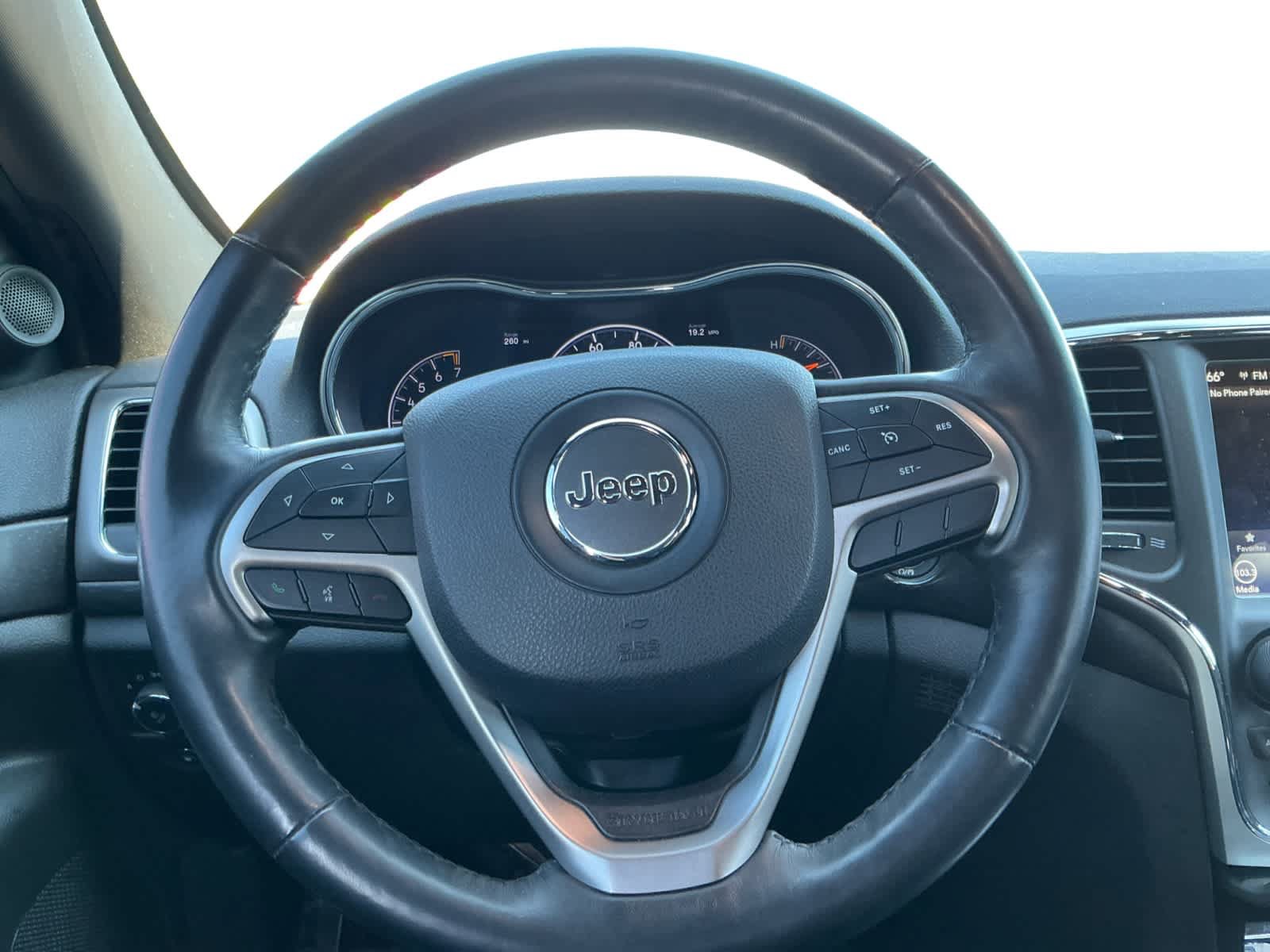 Used 2018 Jeep Grand Cherokee Altitude AWD/4WD image 12