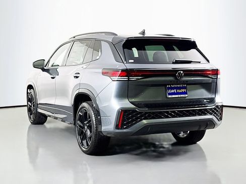 New 2025 Volkswagen Tiguan SE R-Line image 5