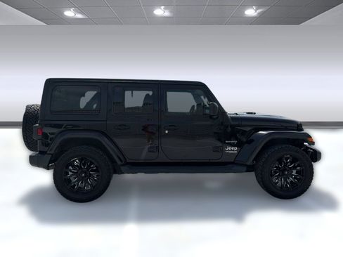Used 2020 Jeep Wrangler Unlimited Sahara AWD/4WD image 7