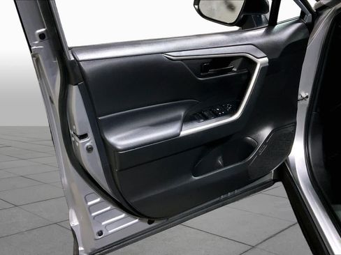 Used 2023 Toyota RAV4 LE AWD/4WD image 22