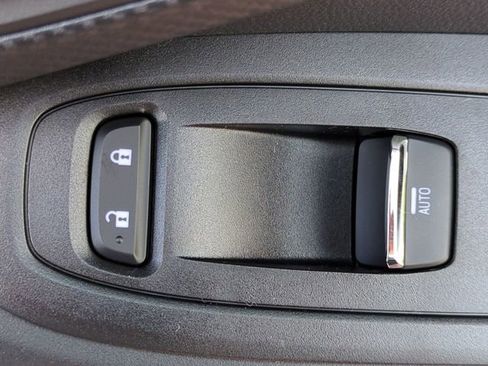 New 2025 Subaru Crosstrek 2.5i Limited w/ Crosstrek Mirror Package image 37