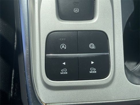 Used 2022 Ford Explorer Limited w/ Equipment Group 301A image 18