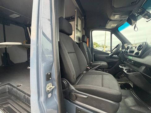 Used 2019 Mercedes-Benz Sprinter 144 image 16