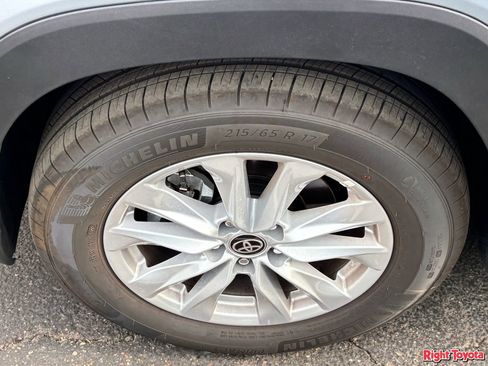 Certified 2026 Toyota Corolla Cross LE image 8