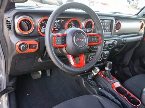 Used 2023 Jeep Gladiator Sport image 10