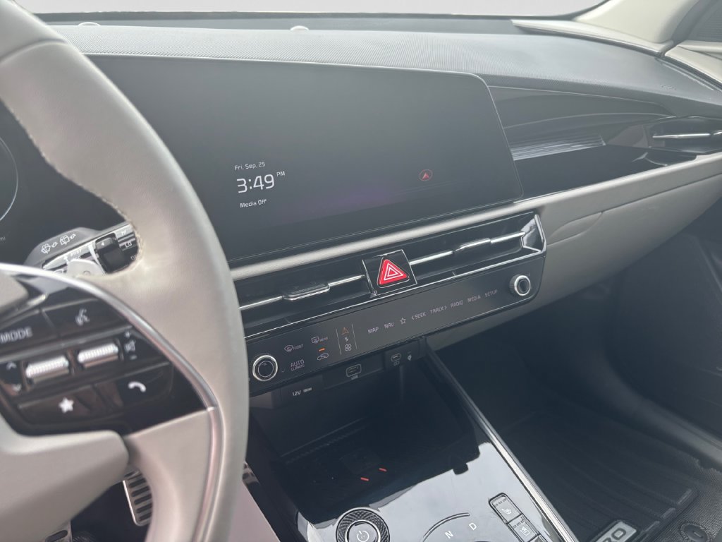 Used 2023 Kia Niro Wave w/ Wave Preserve Package FWD image 17