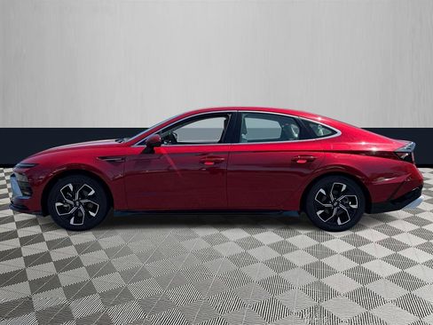 Used 2025 Hyundai Sonata SEL FWD image 3