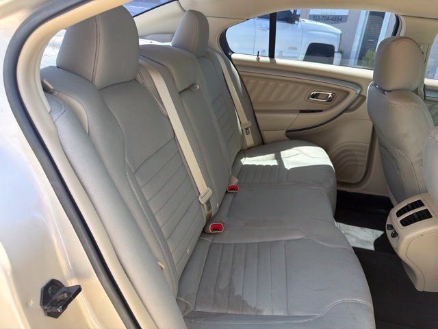 Used 2018 Ford Taurus SE FWD image 16