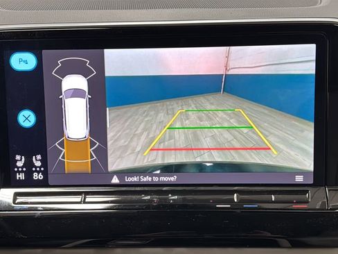 Used 2024 Volkswagen Atlas SE w/ Black Wheel Package image 13