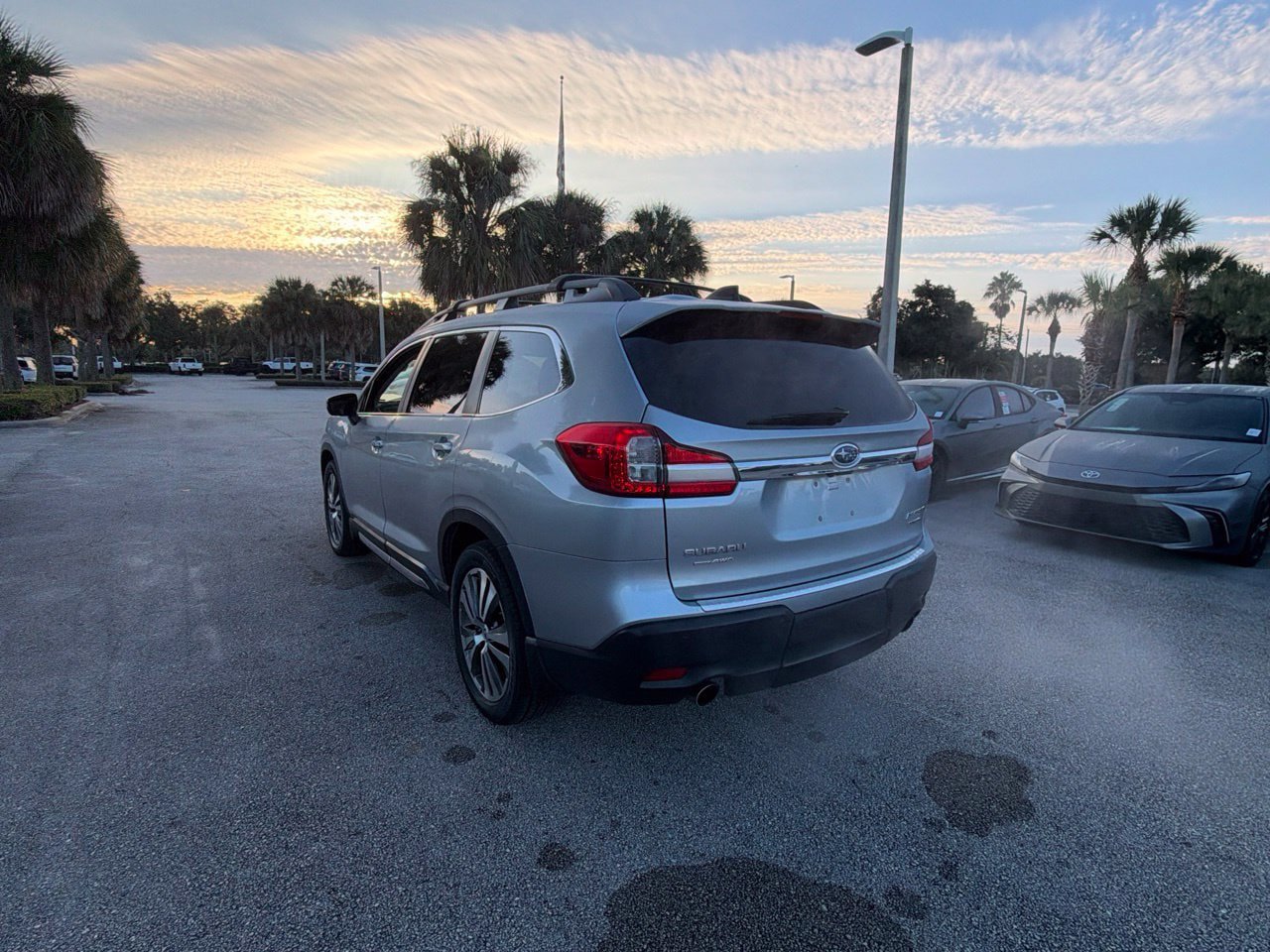 Used 2019 Subaru Ascent Limited w/ Popular Package #2A AWD/4WD image 3