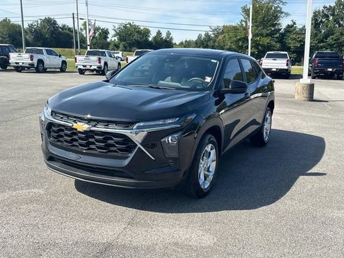 Used 2025 Chevrolet Trax LS w/ LS Convenience Package FWD image 8