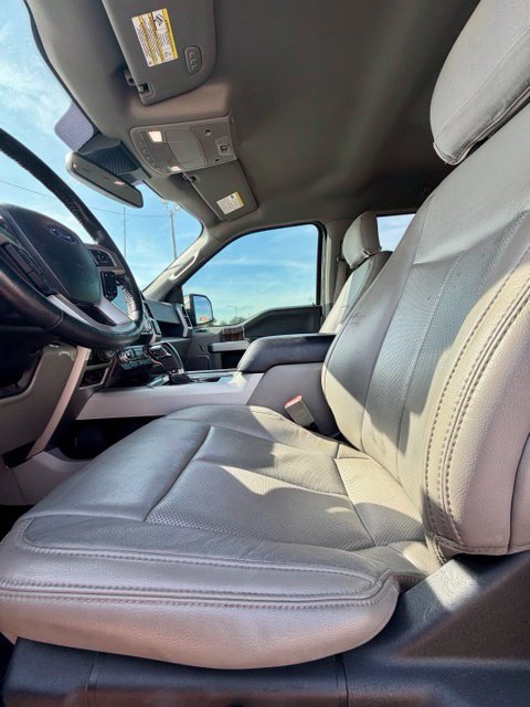 Used 2019 Ford F150 Lariat w/ Equipment Group 502A Luxury AWD/4WD image 11