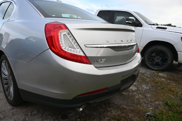 Used 2015 Lincoln MKS w/ Equipment Group 101A FWD image 11