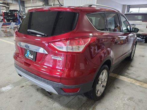 Used 2015 Ford Escape Titanium image 3