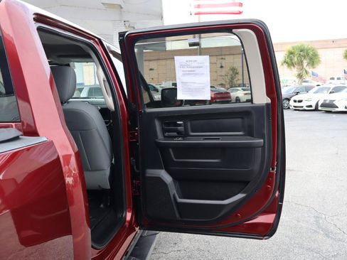 Used 2016 RAM 1500 Express AWD/4WD image 11