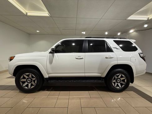 Used 2021 Toyota 4Runner TRD Off-Road Premium w/ Moonroof Package AWD/4WD image 2