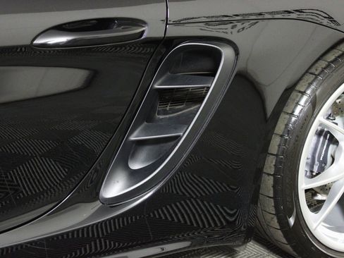 Used 2021 Porsche 718 Boxster image 22