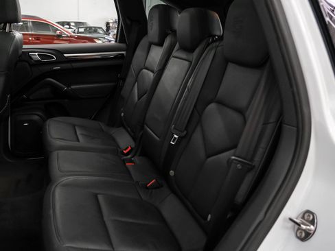 Used 2014 Porsche Cayenne Platinum Edition AWD/4WD image 37