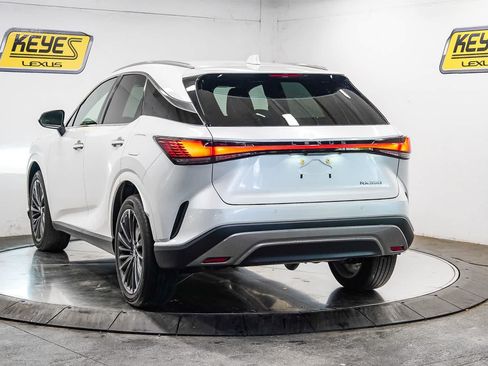 Used 2024 Lexus RX 350 Premium w/ Convenience Package FWD image 2