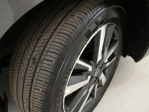 Used 2025 Nissan Versa SV w/ Trunk Package FWD image 29