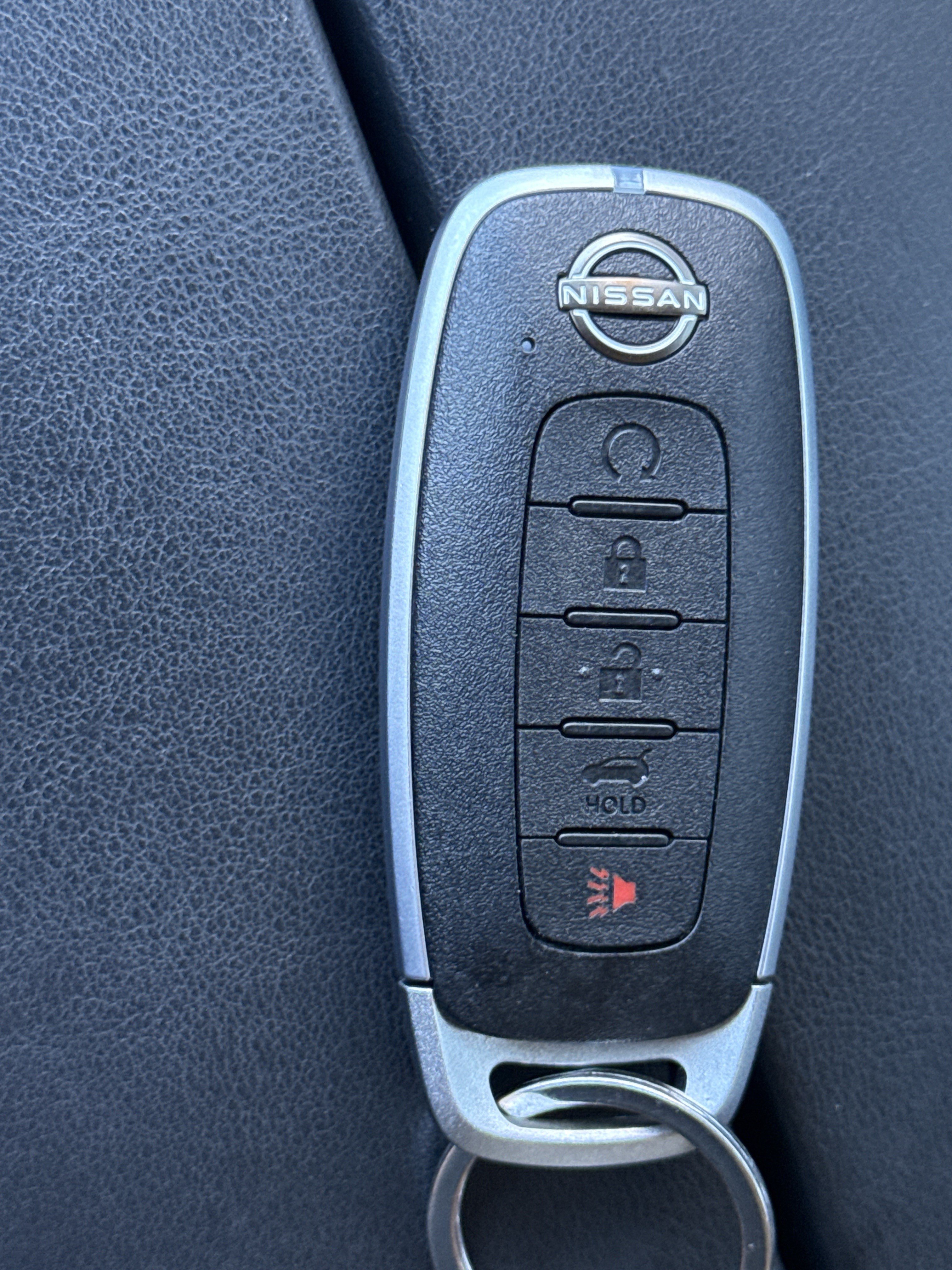 Used 2023 Nissan Rogue SV w/ SV Premium B Package FWD image 2