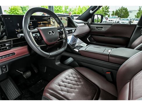 Used 2025 INFINITI QX80 Autograph AWD/4WD image 12