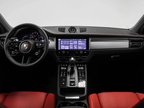 Certified 2026 Porsche Macan Turbo AWD/4WD image 31