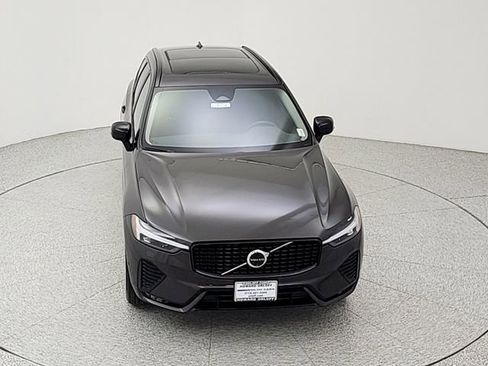 Certified 2025 Volvo XC60 B5 Plus w/ Climate Package AWD/4WD image 10