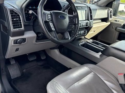 Used 2016 Ford F150 XLT w/ Equipment Group 302A Luxury RWD image 7