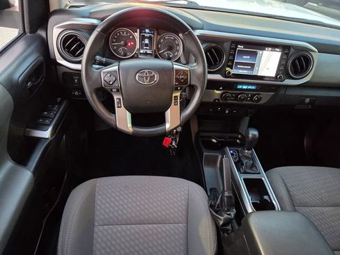 Used 2022 Toyota Tacoma SR5 RWD image 10