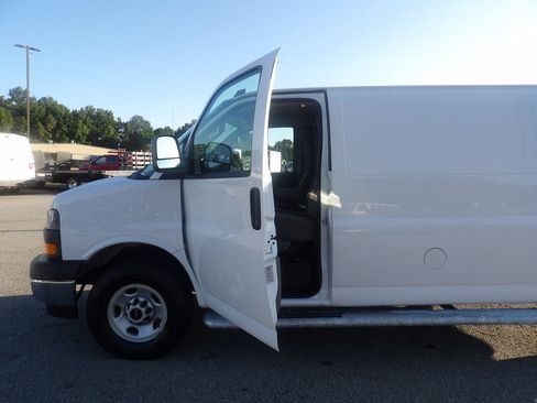 Used 2025 GMC Savana 2500 w/ Driver Convenience Package RWD image 13