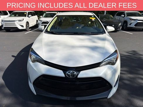 Used 2017 Toyota Corolla LE FWD image 2