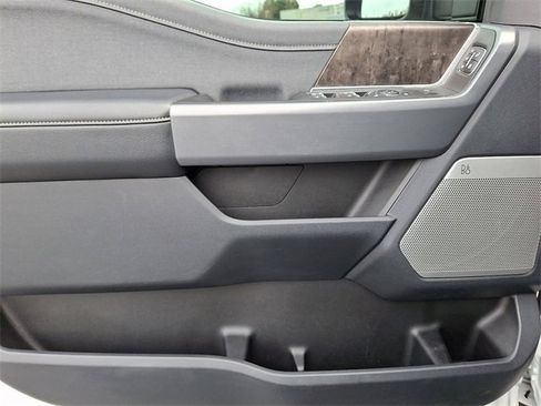 Used 2023 Ford F250 Lariat w/ Lariat Ultimate Package image 15