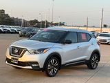 Certified 2019 Nissan Kicks SR image 3