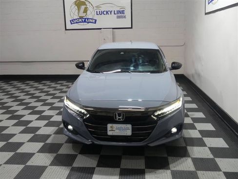Used 2022 Honda Accord Sport image 3