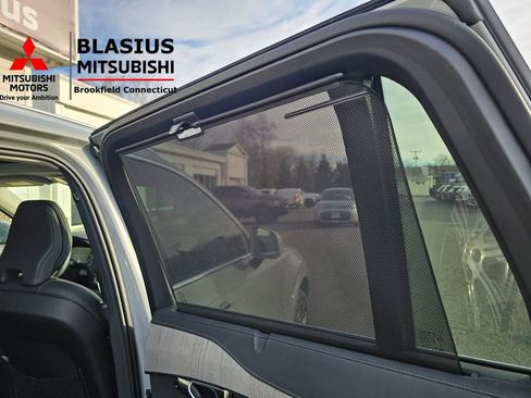 Used 2025 Volvo XC90 B6 Ultra w/ Protection Package Premier image 19