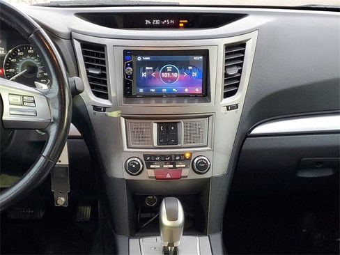 Used 2010 Subaru Legacy 2.5i Premium image 28