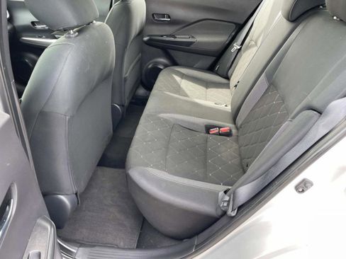 Used 2020 Nissan Kicks SV FWD image 11