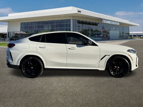 Used 2025 BMW X6 xDrive40i w/ Executive Package image 12
