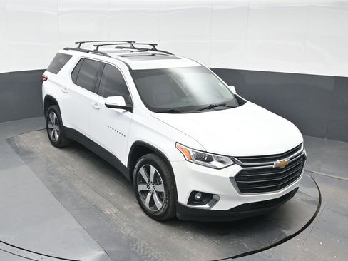 Used 2021 Chevrolet Traverse LT w/ LT Premium Package image 24