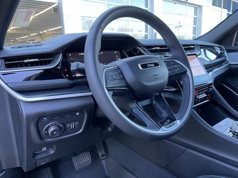 Used 2022 Jeep Grand Cherokee Trailhawk image 10